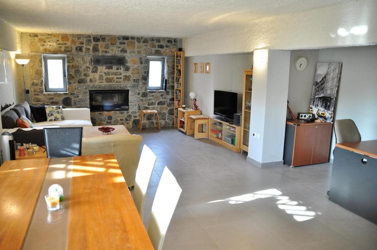 στον λεμονόκηπο Holiday home Nerantza